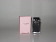 Load image into Gallery viewer, Narciso Rodriguez Women Set 0.25 Oz EDT Mini + 1.0 Oz Lotion+1.0 Shower Gel+ Bag